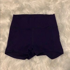 Lululemon In Movement shorts size 6